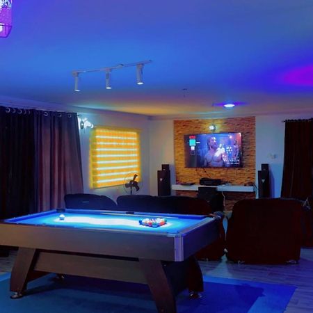 Maleeks Apartment Ikeja "Shared 2Bedroom Apt, Individual Private Rooms And Baths" Лагос Екстериор снимка